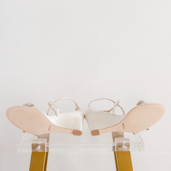 Badgley Mischka Zabrina 9 Women's Strappy Wedge Ivory New - Picture 6 of 14